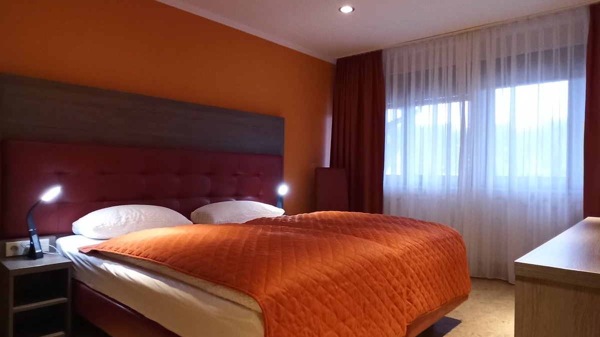 Donaueschingen Apartment | Doppelzimmer Comfort, Modern Ohne Balkon, 1 Doppelbett Oder 2 Einzelbette