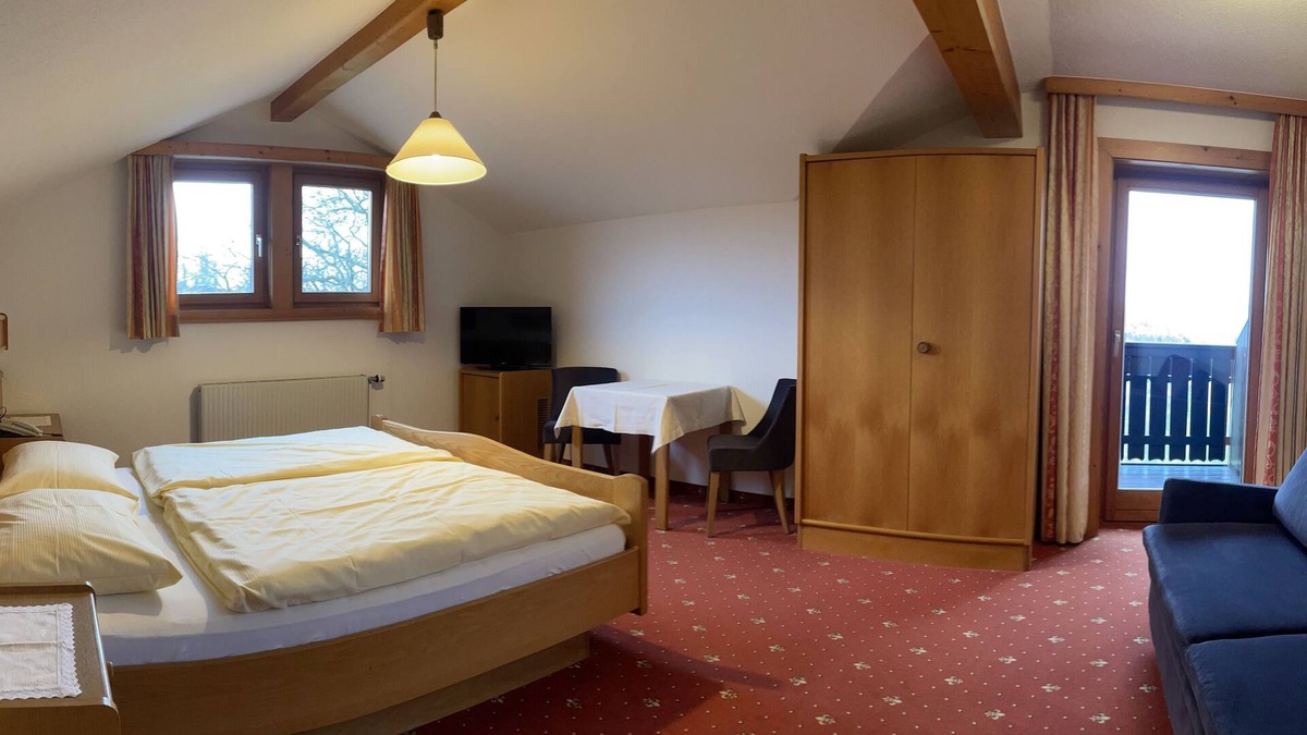 Attersee Apartment | Doppelzimmer Mansarde - Hotel Hemetsberger