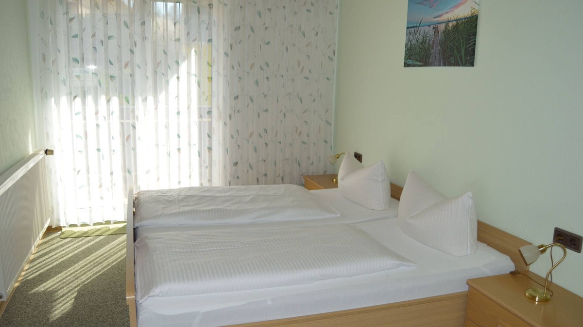 Obertrubach House | Doppelzimmer mit Balkon - Gasthof-pension Fränkische Schweiz Obertrubach