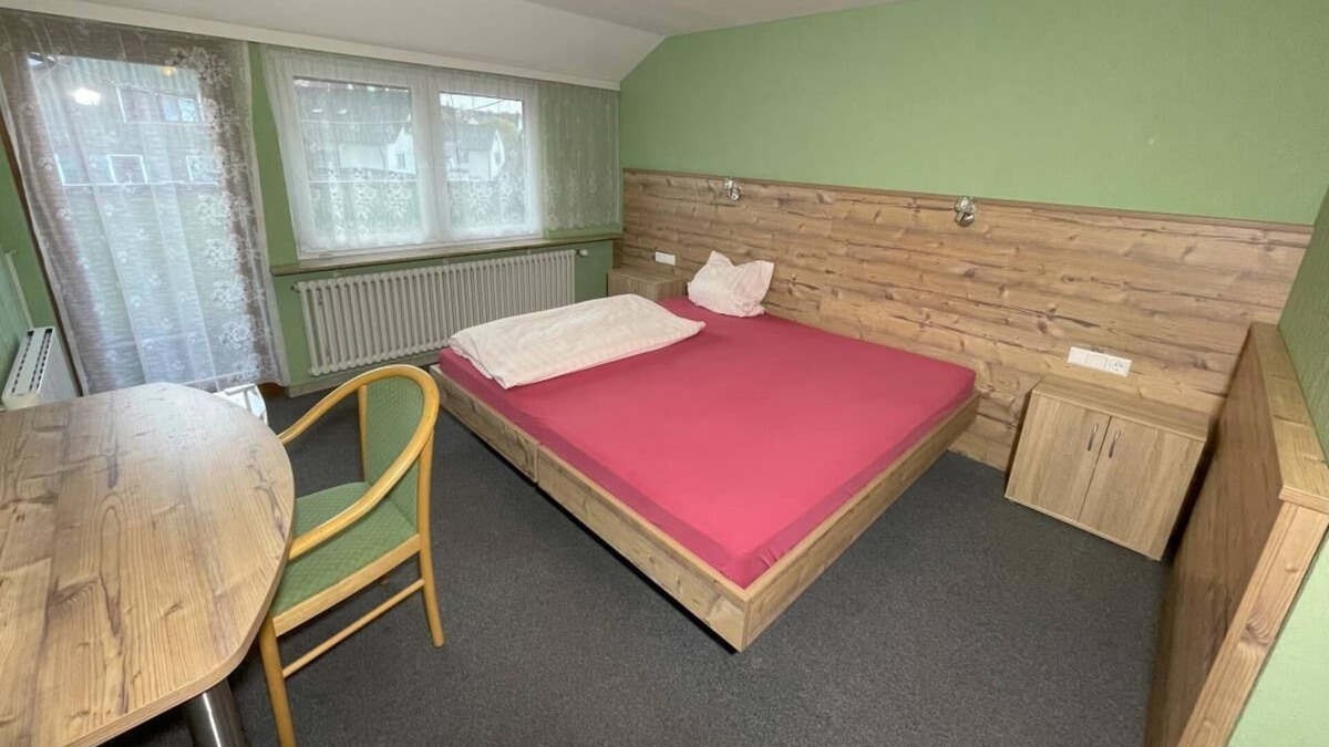 Ottenhausen Apartment | Doppelzimmer mit Balkon - Gästehaus Rössle 5