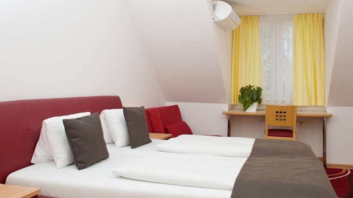 Rust Bed & Breakfast | Doppelzimmer mit Du/wc - Hotel am See Rust
