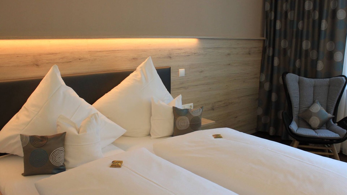 Roggenburg Apartment | Doppelzimmer mit Dusche und WC