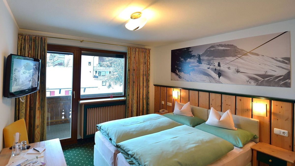 Lech am Arlberg House | Doppelzimmer mit Dusche 15 - 18 m² - Hotel Felsenhof Garni