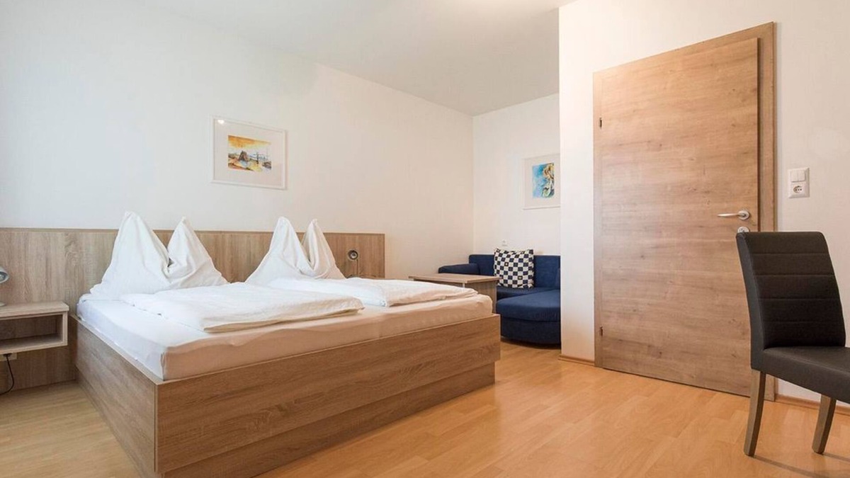 Apetlon Apartment | Doppelzimmer mit Dusche, WC - Weingut & Gästehaus Markus Tschida