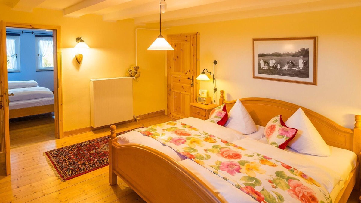 Wiehl Apartment | Doppelzimmer Mond mit WC und Dusche
