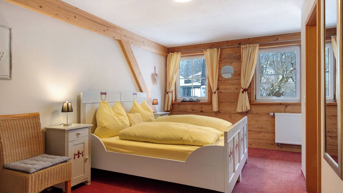 Sankt Georgen im Schwarzwald Apartment | 'Doppelzimmer Ohne Balkon 26' with Shared Garden and Wi-Fi