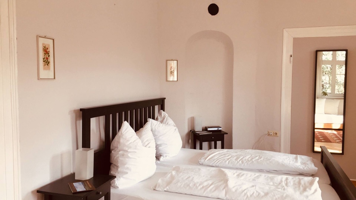 Borken Apartment | Doppelzimmer Schwalmpforte Inklusive Schlafcouch mit Gemeinschaftsbadezimmer, Max. 3 Personen