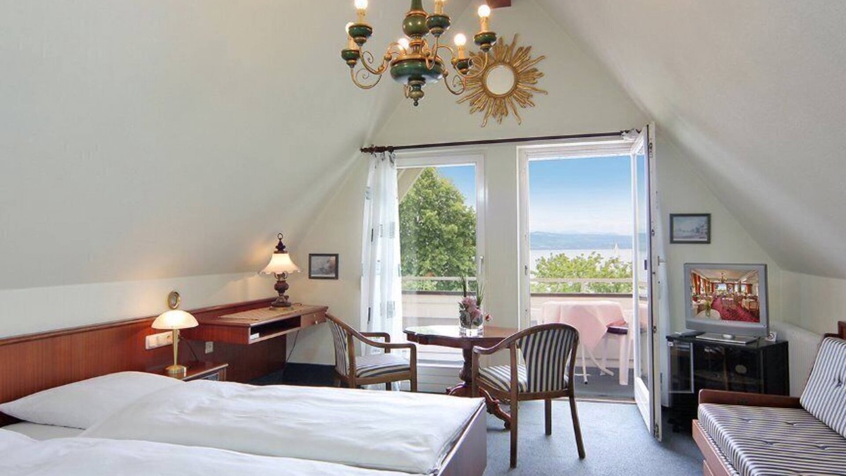 Langenargen Apartment | Doppelzimmer Seeseite mit Balkon, Dusche/wc, Max. 2 Pers