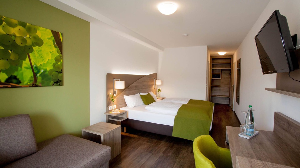 Schwabbach Bed & Breakfast | Doppelzimmer - Wein & Bett Weihbrecht