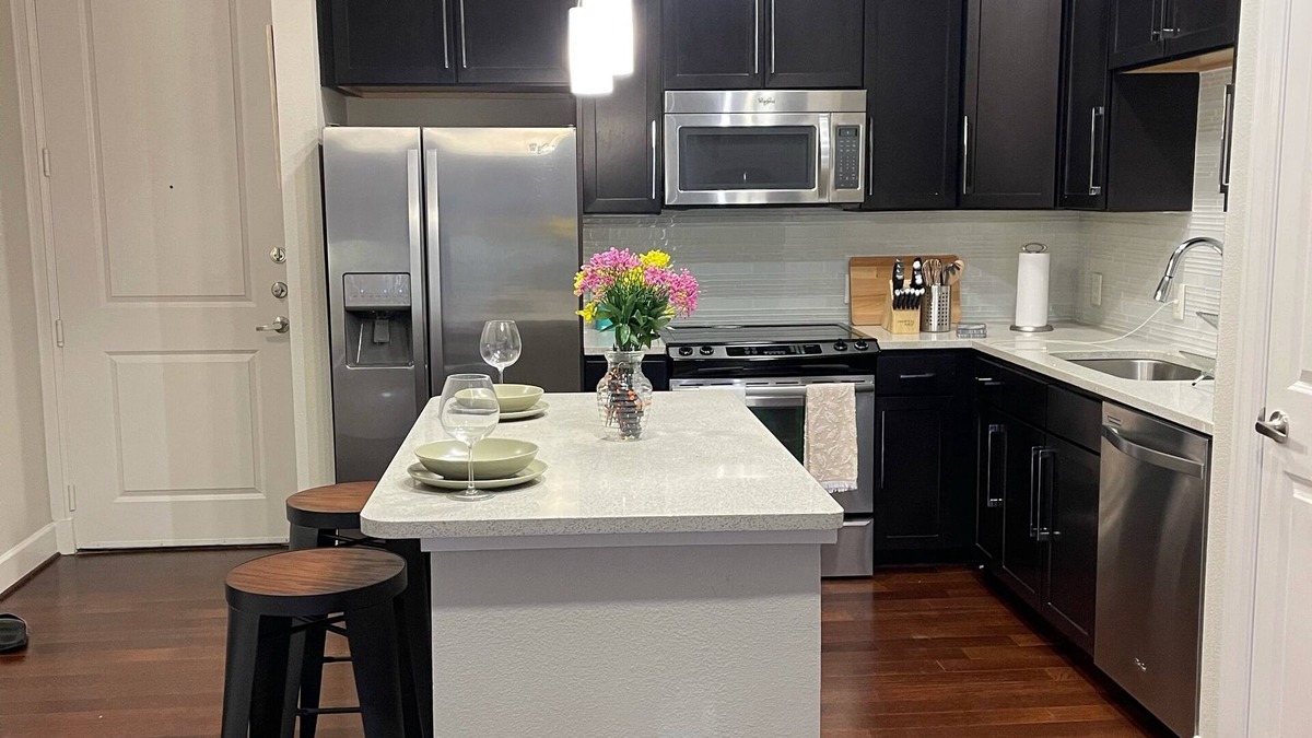 Memorial Apartment | Dora’s place l Luxury one bedroom apartment