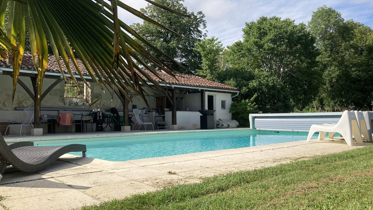 Agonac House | Dordogne, Maison Avec Grande Piscine, 5 Chambres, 11 Couchages + 2 Lits Bébé