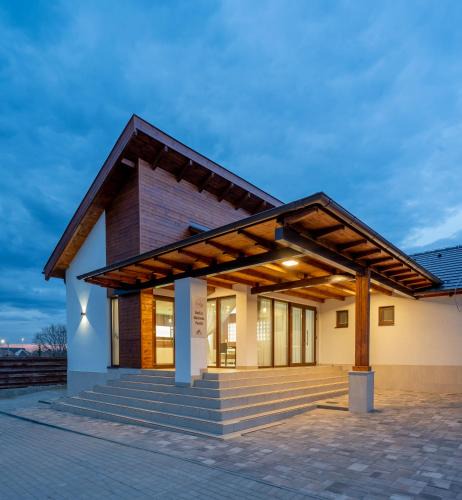 Ujhartyan Bed & Breakfast | DorEsz Wellness Panzió
