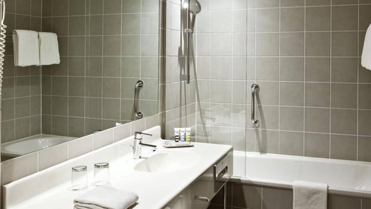 Schallmoos House | Dorint City Hotel Salzburg, Hotel - Standard double room with bath / toilet