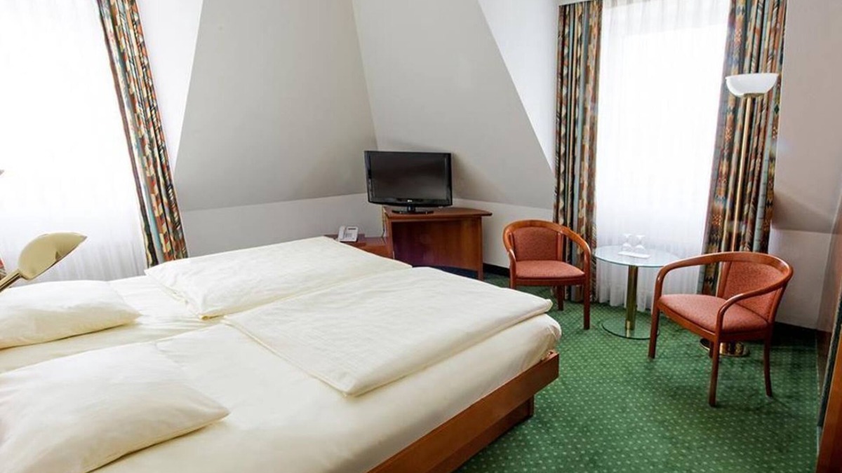 Dresden House | DORMERO Rooms, Early Booker 1 - DORMERO Hotel Dresden Airport