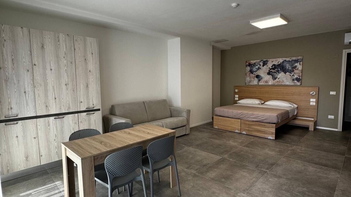 Fogliano House | Dormi-RE rooming house offers 12 elegant and comfortable rooms.