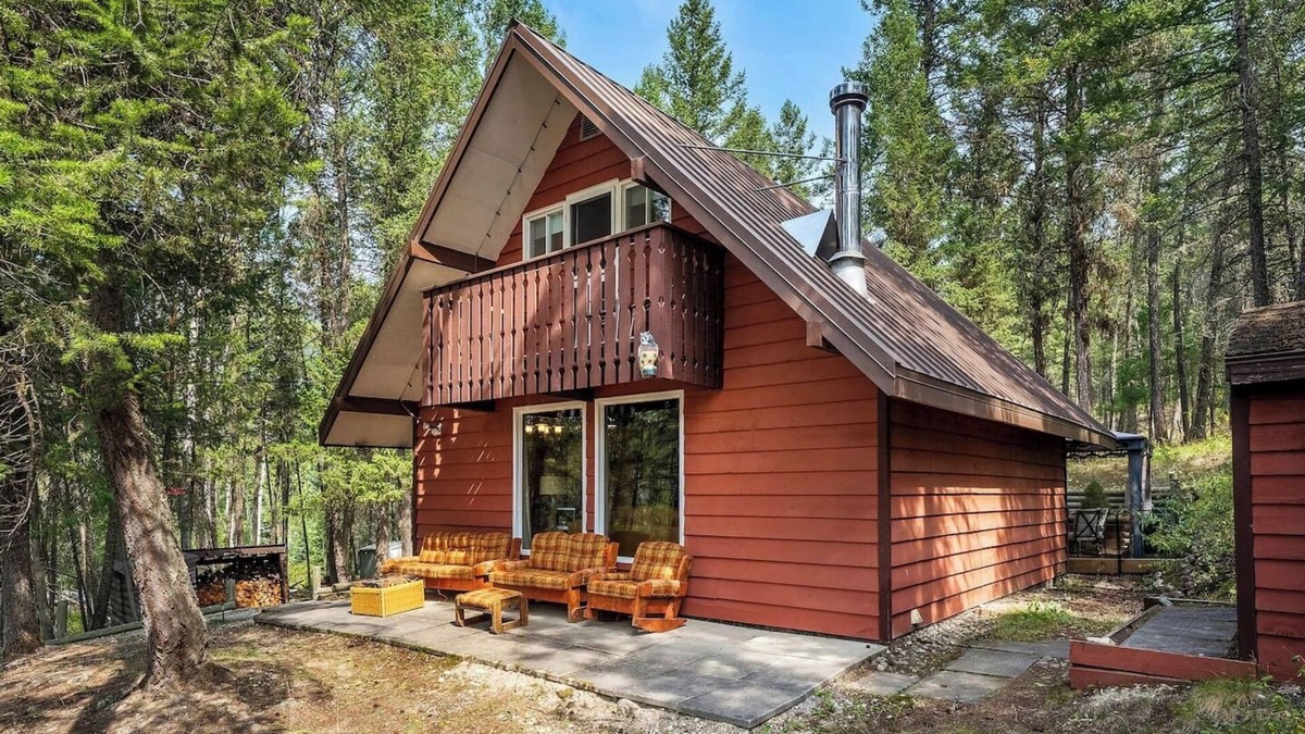 East Kootenay Apartment | Dorothy in the Woods | Fire Pit | Fireplace | Yard