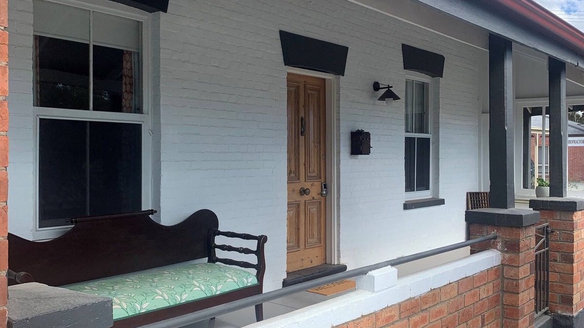 Oakbank Cottage | Dorset Cottage Oakbank, in the heart of the Adelaide Hills wine region.