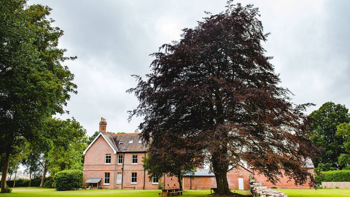 Winterborne Kingston House | Dorset Rural Country Retreat, 6 Acres, Hot Tub, Sleeps 20, near Jurassic Coast