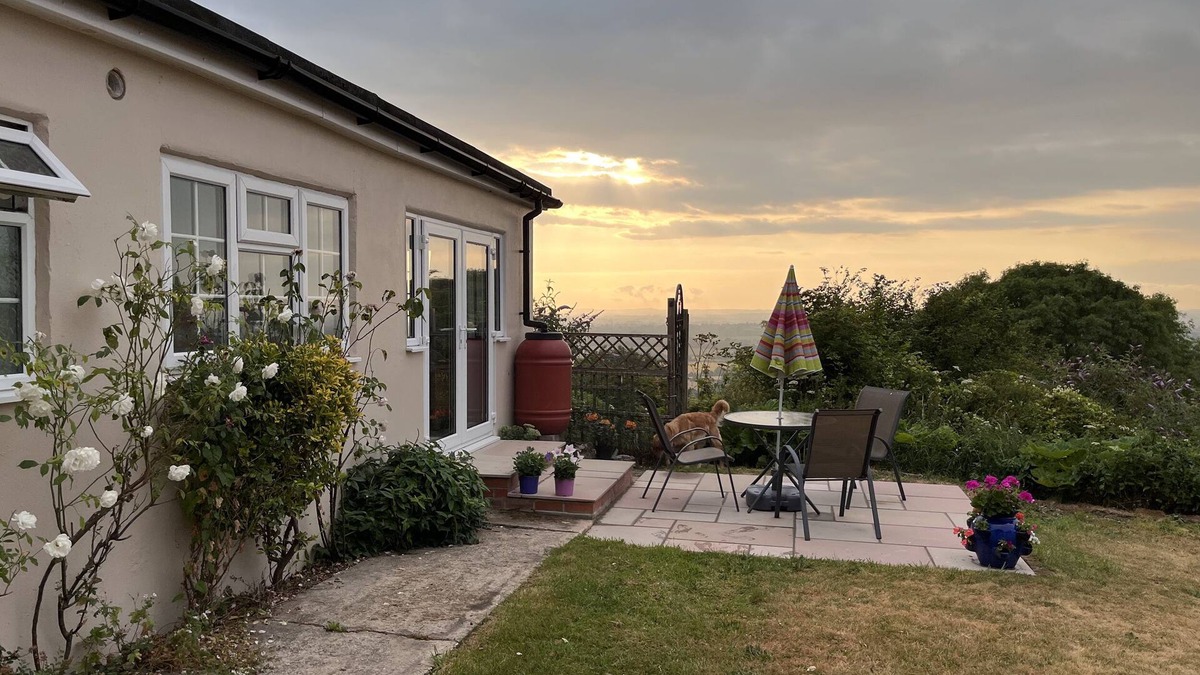 Ibberton Cottage | DORSET VIEW, pet friendly, with a garden in Ibberton