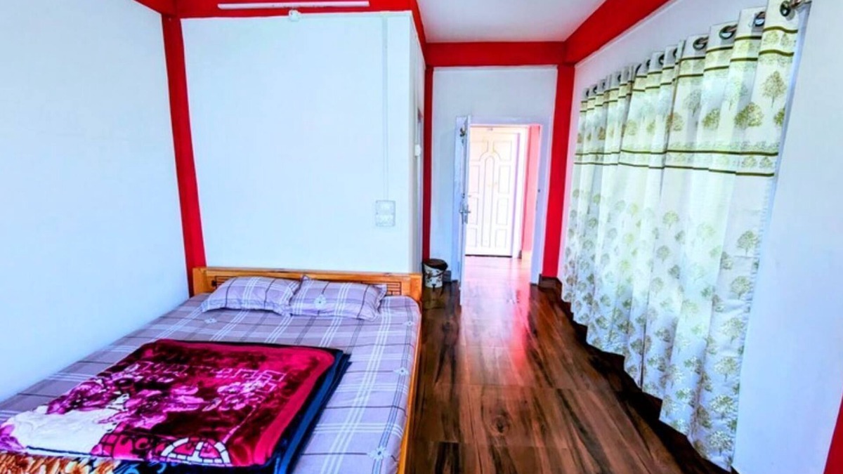 Bomdila Bed & Breakfast | DOUBLE BED DELUXE ROOM 2