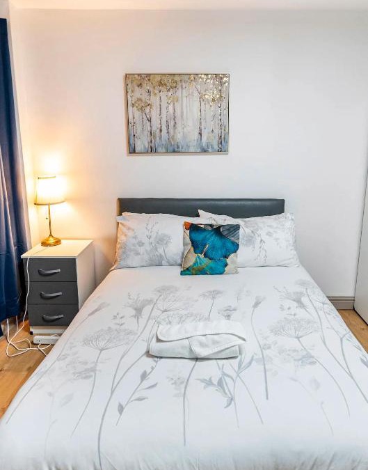 Bordesley House | Double Bed Room in Flat near Birmingham City Centre