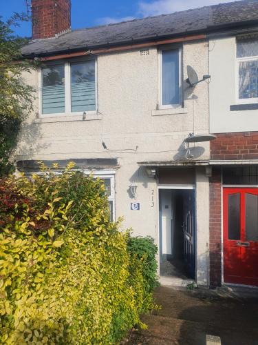 Templeborough House | Double bed rooms in Meadowhall, Tinsley