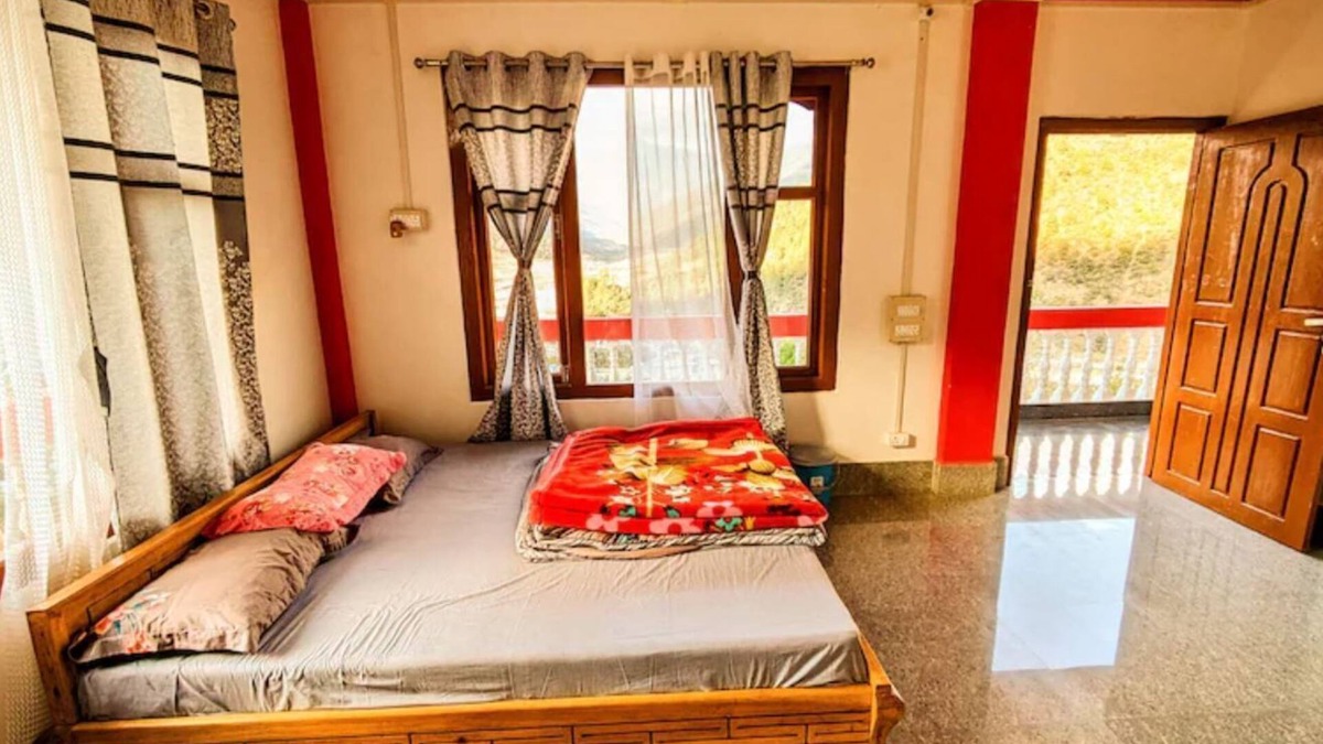 Bomdila Bed & Breakfast | DOUBLE BED SUPER DELUXE ROOM