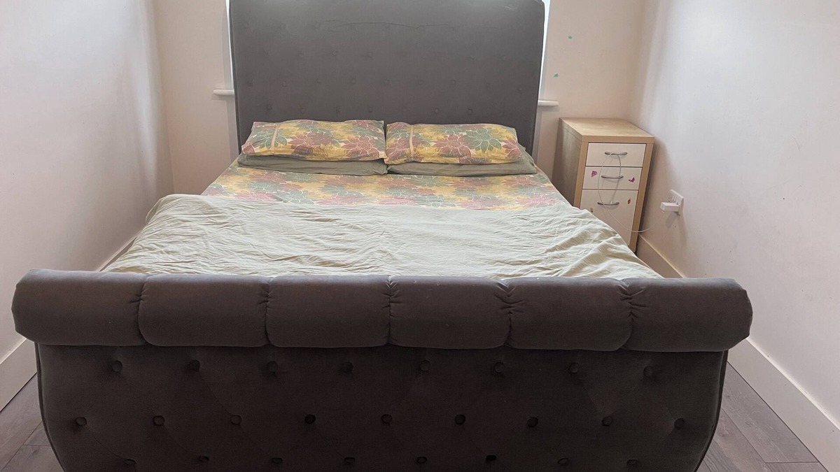 Saggart Bed & Breakfast | Double Bedroom with shared bathroom available to rent - Females only