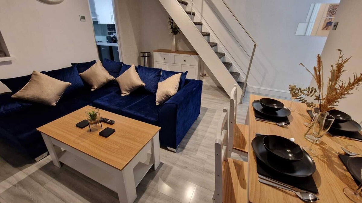Plasnewydd House | Double Bedroom - Close to Cardiff City Centre