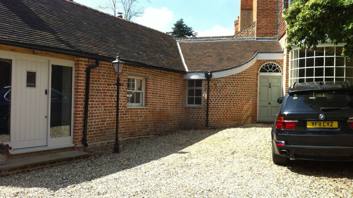 Brentwood House | Double Bedroom in Grade 2 Listed Barn Conversion