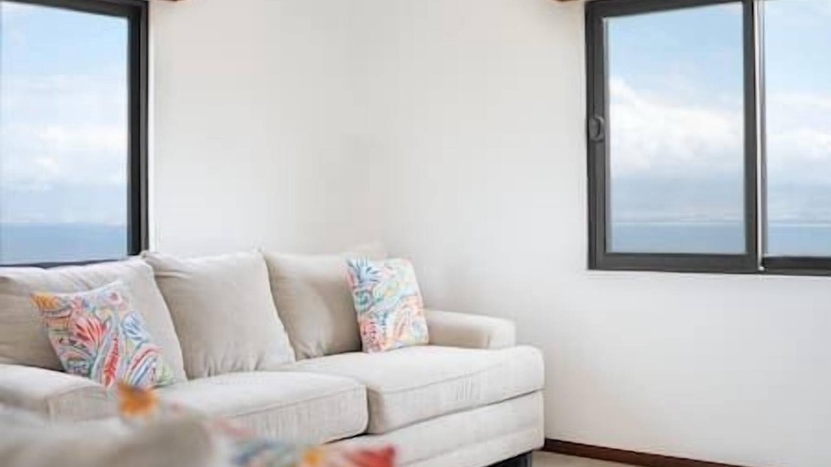 Ensenada House | Double Cabin #10 - Oak Point