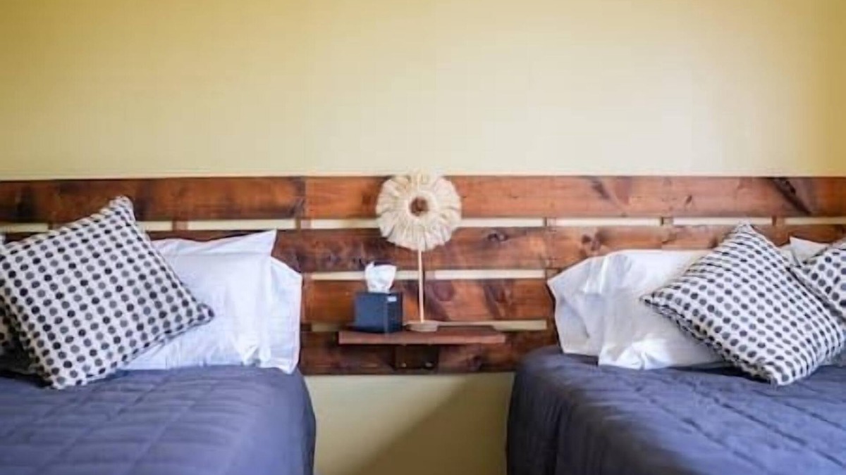 Ensenada House | Double Cabin #11 - Oak Point