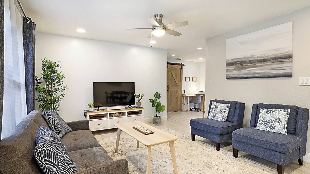 Hunt Club House | Double Diamond Rentals - Main House- Serene Sunset Oasis