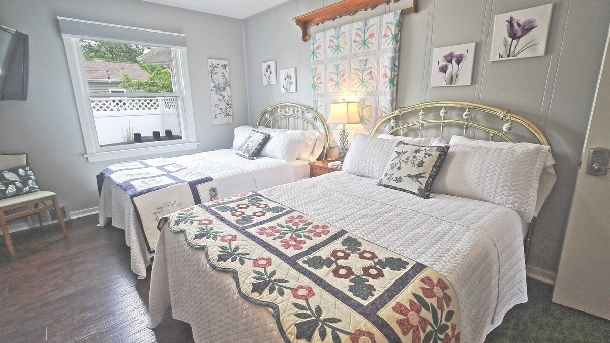 Frankenmuth Bed & Breakfast | Double Double in Bed & Breakfast - And a Hot Tub!