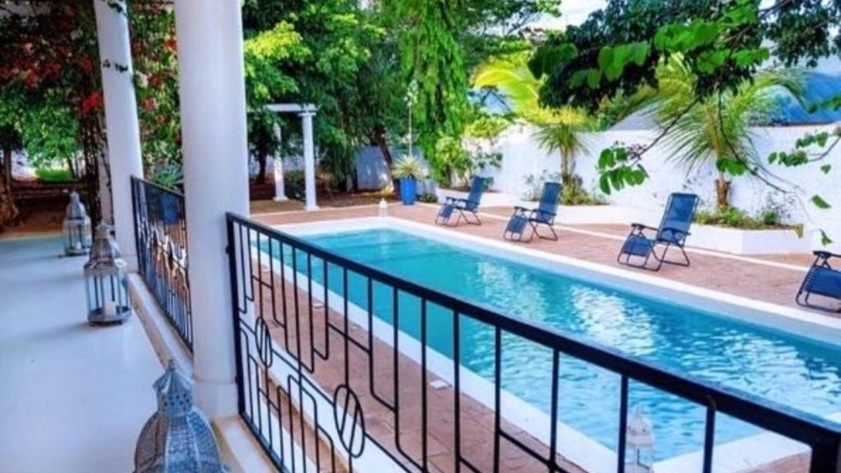 Moshi Bed & Breakfast | Double En-Suite room in Amans Luxury Villa with private pool