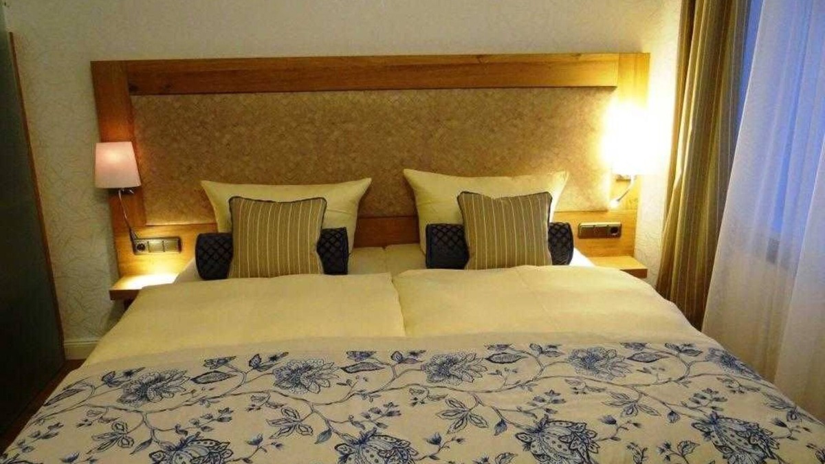 Liepen House | Double Gutshaus1 - Hotel & Restaurant Am Peenetal