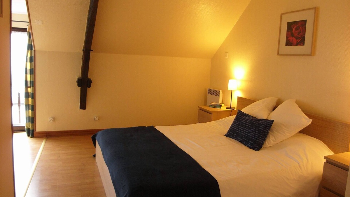 Les Champs-Geraux House | Double or Twin-Standard-Private Bathroom-Courtyard view