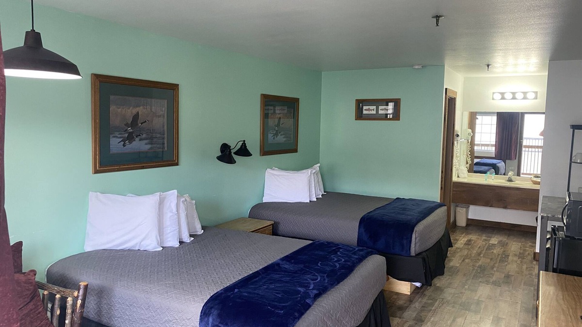 Branson Condo | Double Queen Room w/Kitchen Supplies