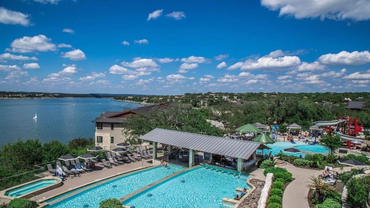 Lakeway Hotel | Double Queen with Balcony at Lakeway Resort & Spa, Pool