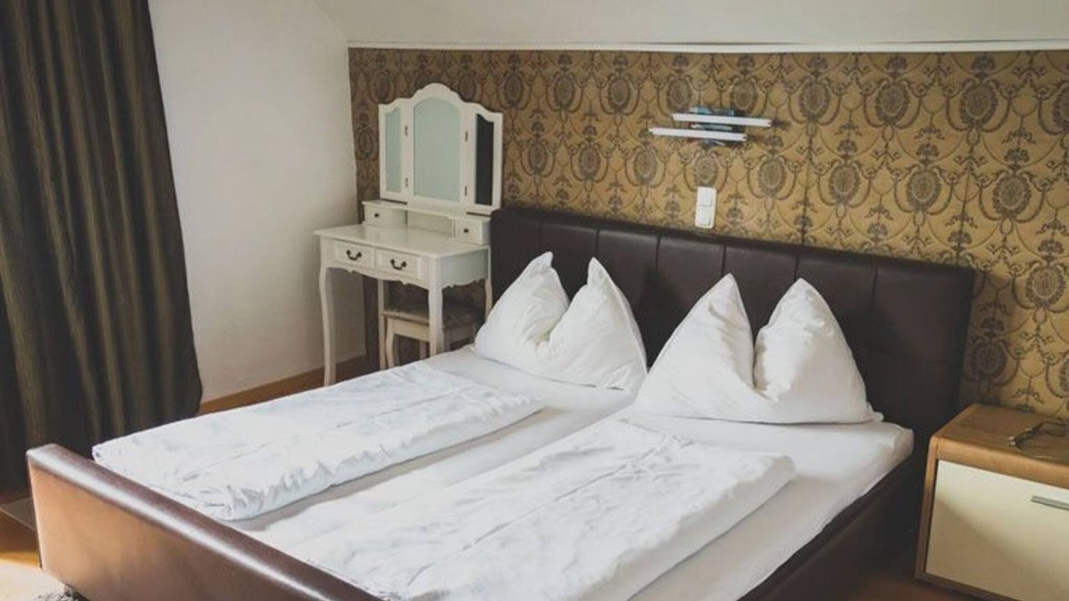 Seewalchen am Attersee House | Double room lake view WITH balcony - Hotel Litzlberger Keller