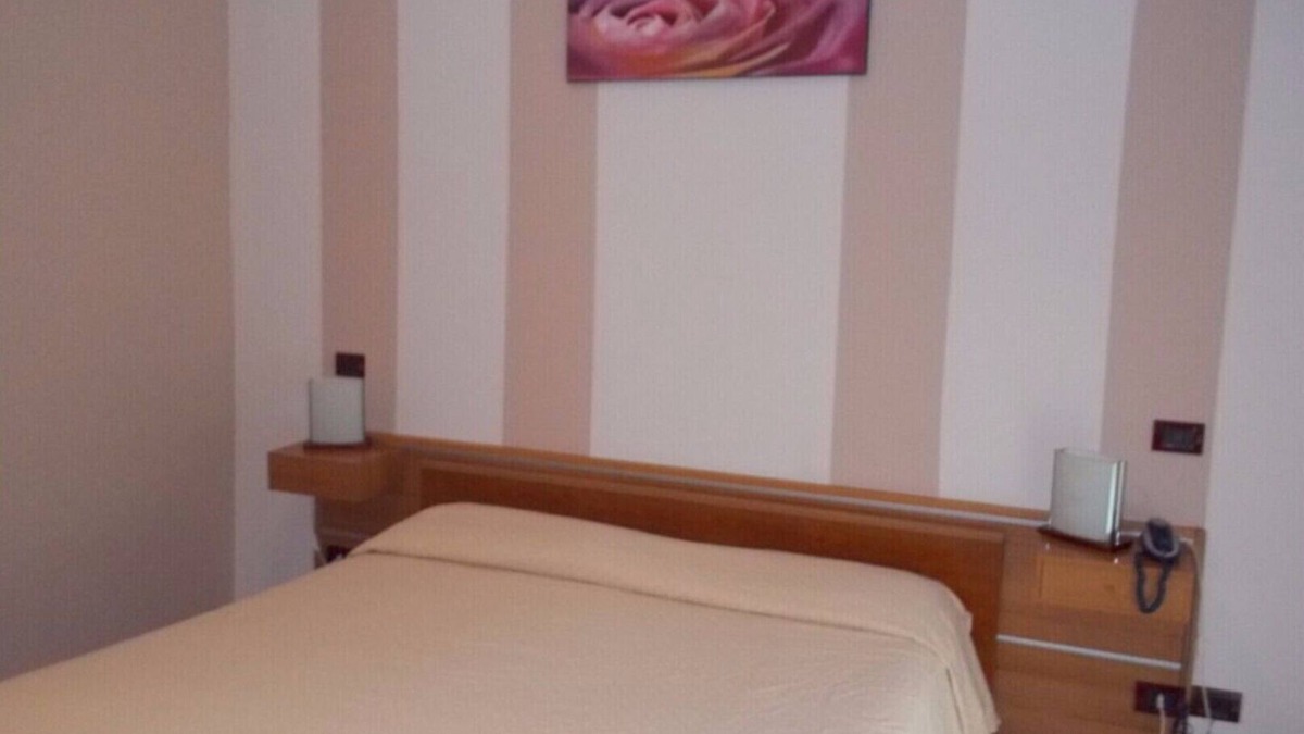Ospedaletto D'Alpinolo Hotel | DOUBLE ROOM DOUBLE ROOM - ROYAL HOTEL