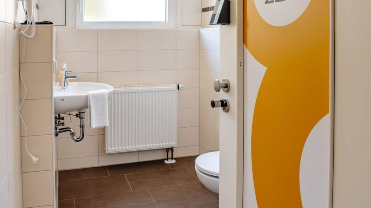 Heilbad Heiligenstadt Apartment | Double room with private corridor bathroom/Iberg view - Sonnenschein Hotel & Apartments