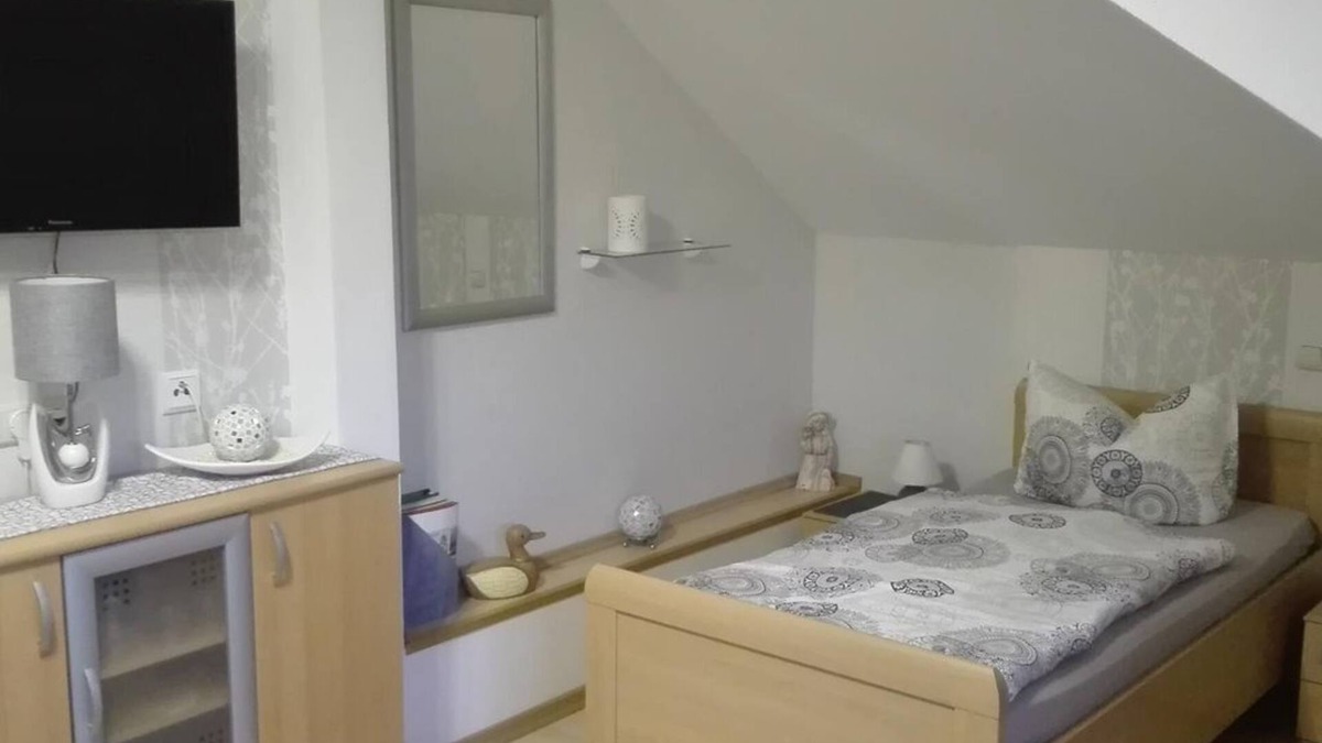 Anschau Apartment | Double Room (1. OG) - Apartment Family Schmitz