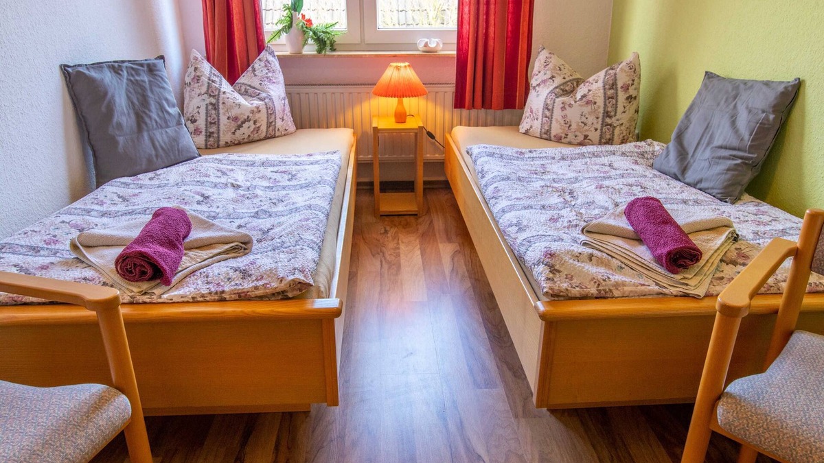 Prohn Apartment | Double room (14) - Pension Zur Kurve
