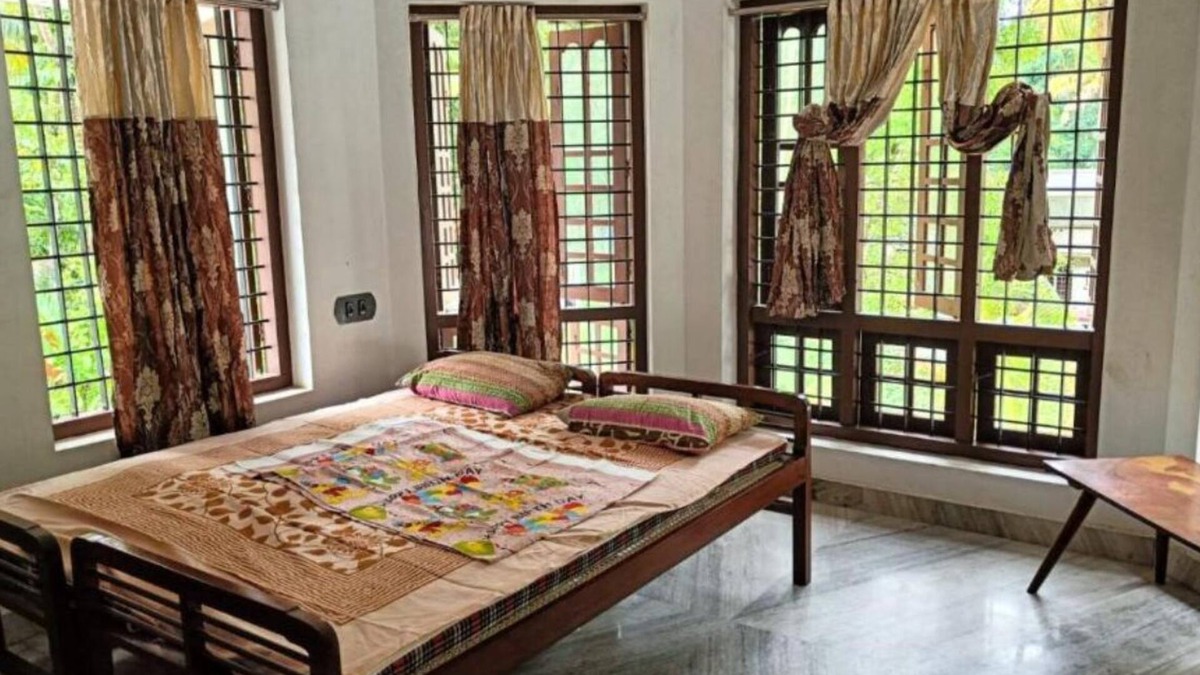 Pattanakkad House | Double room #4 @PEACE HOME STAY