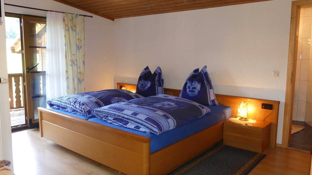 Obersensbach Cottage | Double Room 6 with Balcony - Pension Holzerstube
