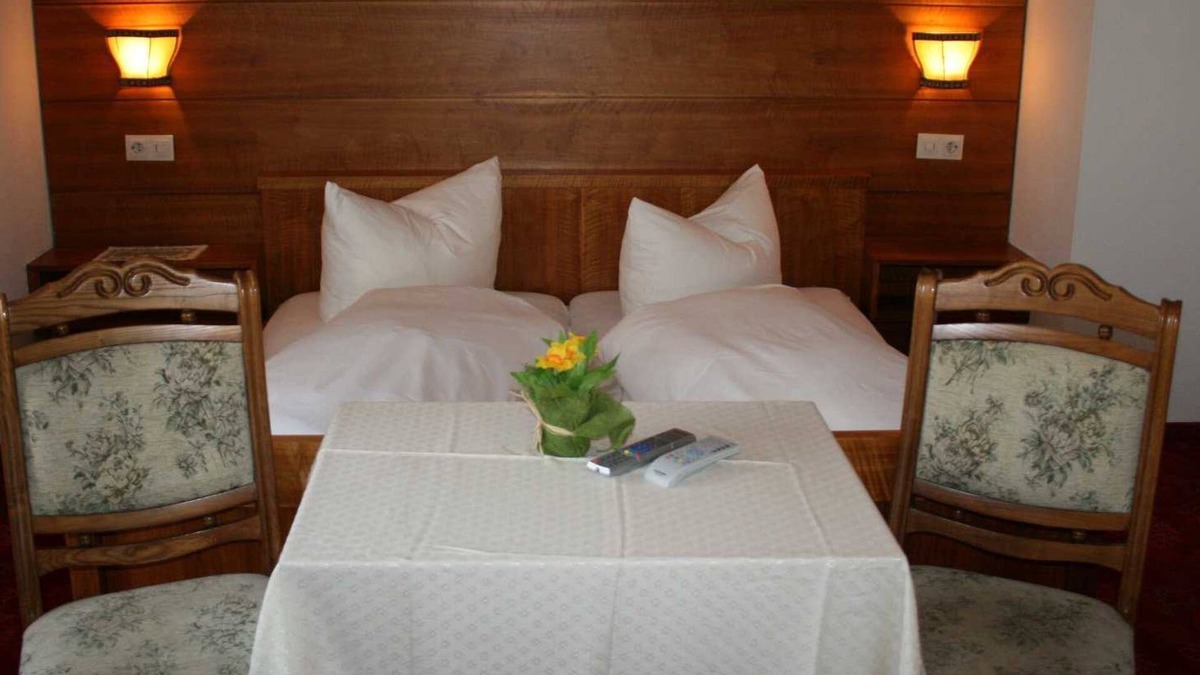 Ried im Oberinntal Cottage | Double room with shower 1 - Haus Stecher