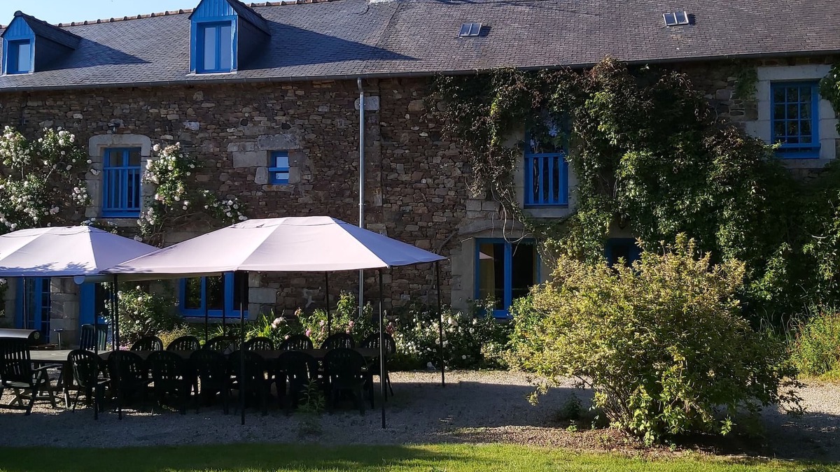 Calorguen Cottage | Double room-Comfort-Wet room-Garden view