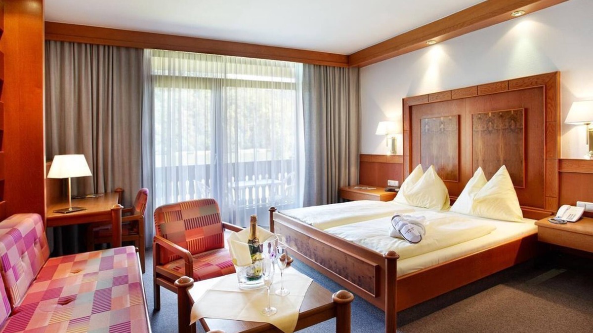 Schlogen House | Double room Danube view, bath, WC - Riverresort Donauschlinge