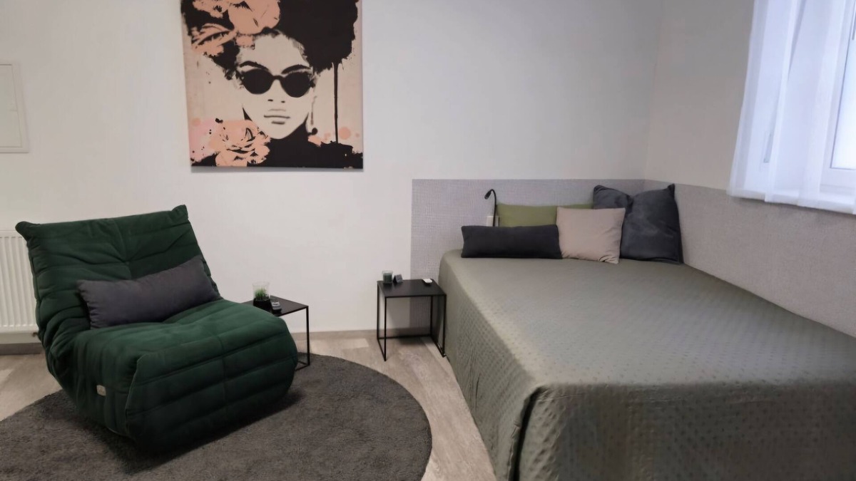 Ramstein-Miesenbach Apartment | Double room for 2 with kitchen